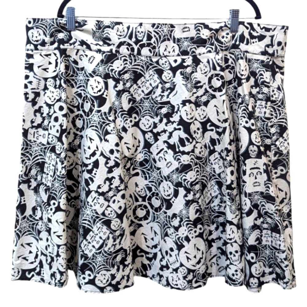 Folter Hallowe'en Skull Pumpkin Print Black & White Plus Size Miniskirt (3X)